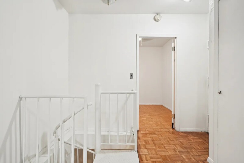 Building Photo - 323A E 89th St