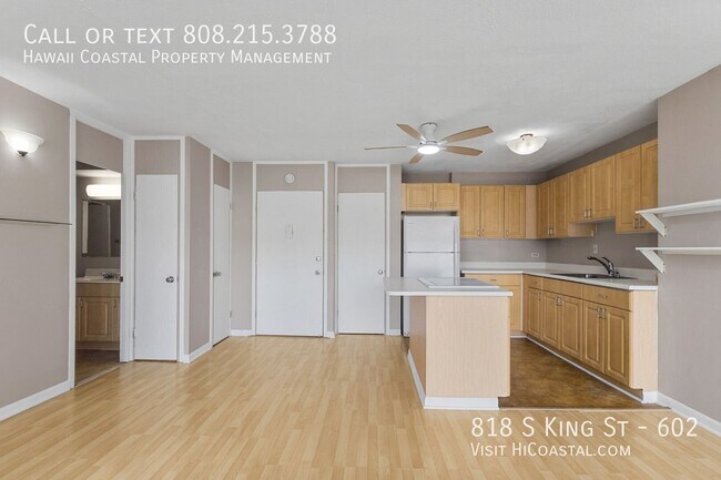 Building Photo - 818 S King St