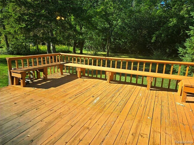 Building Photo - 2951 Hill Dr