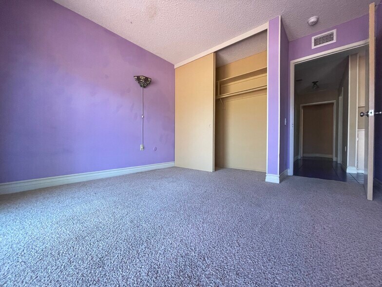 Building Photo - 7 Cypress Tree Ln