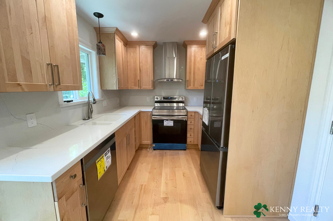 Building Photo - Completely Remodeled Two Bedroom Unit in a...
