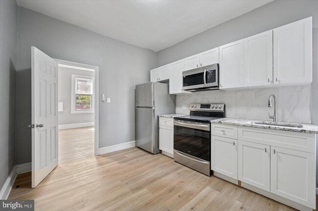 Building Photo - 247 S 44th St