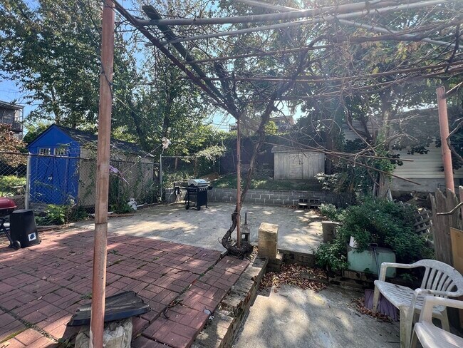 Building Photo - 71 W Eagle St