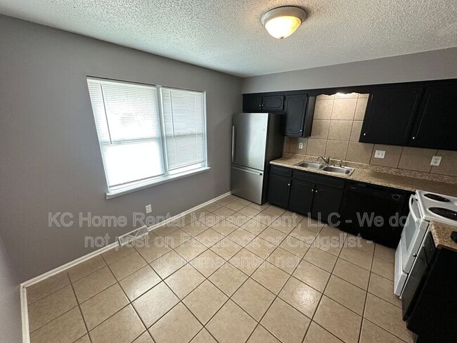 Building Photo - 420 N Jennings Rd