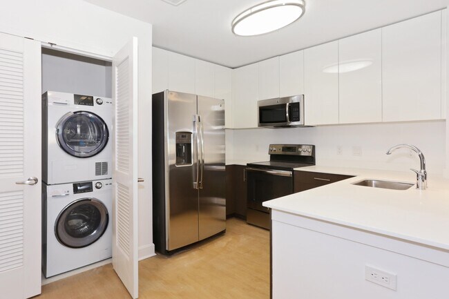Building Photo - 123 44th St