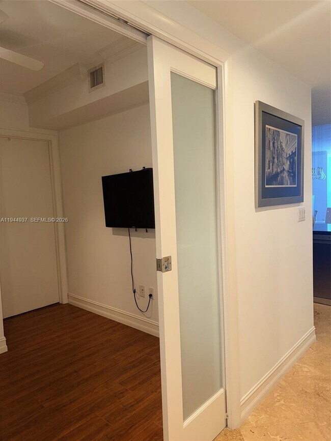 Building Photo - 1800 S Ocean Dr