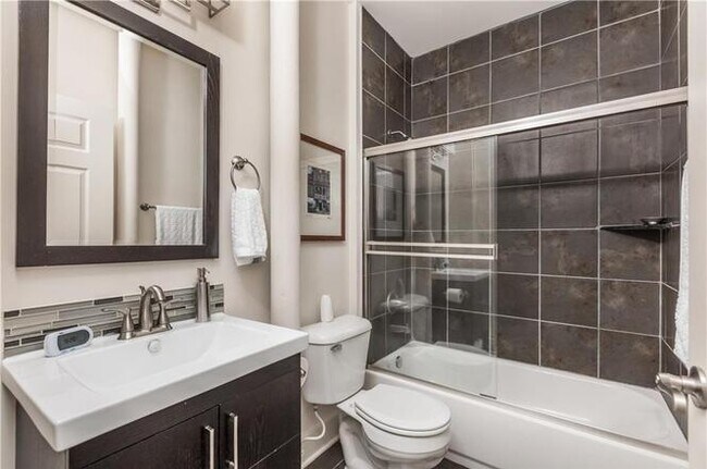 Building Photo - 970 Fort Wayne Ave