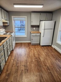 Building Photo - 7 Western Ave