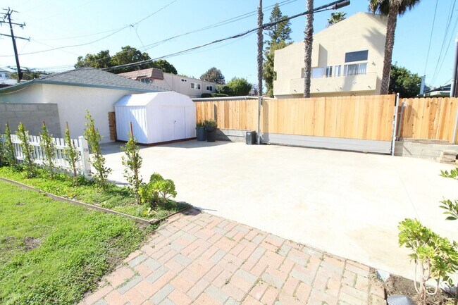 Building Photo - Santa Monica House with Huge Yard on Walking Street Blocks to Beach