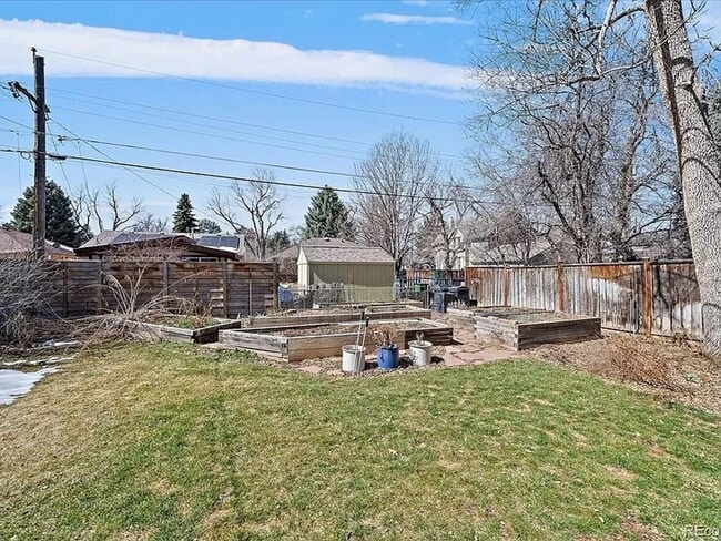 Building Photo - Charming Montclair Home