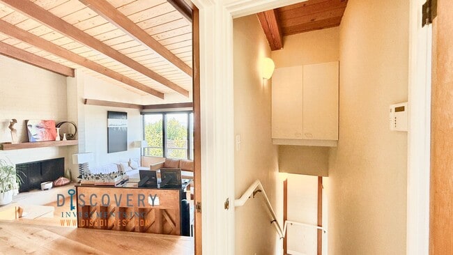 Building Photo - Elegant Piedmont Retreat with Expansive Ba...