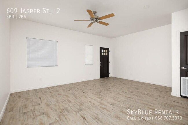 Building Photo - 609 Jasper St