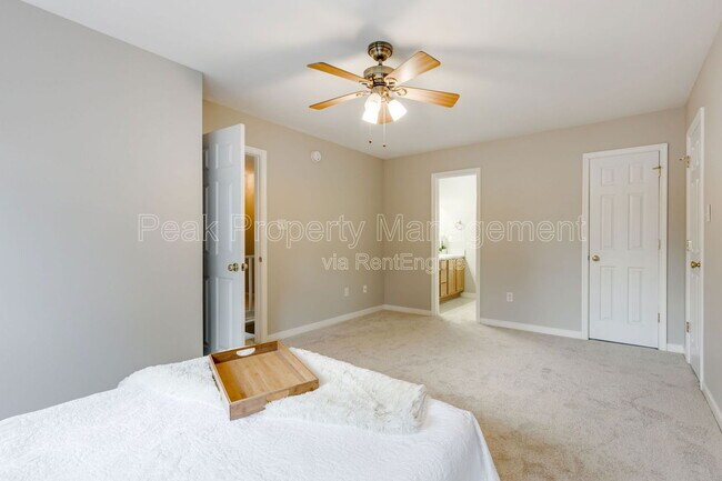 Building Photo - 5200 Parrish Creek Dr