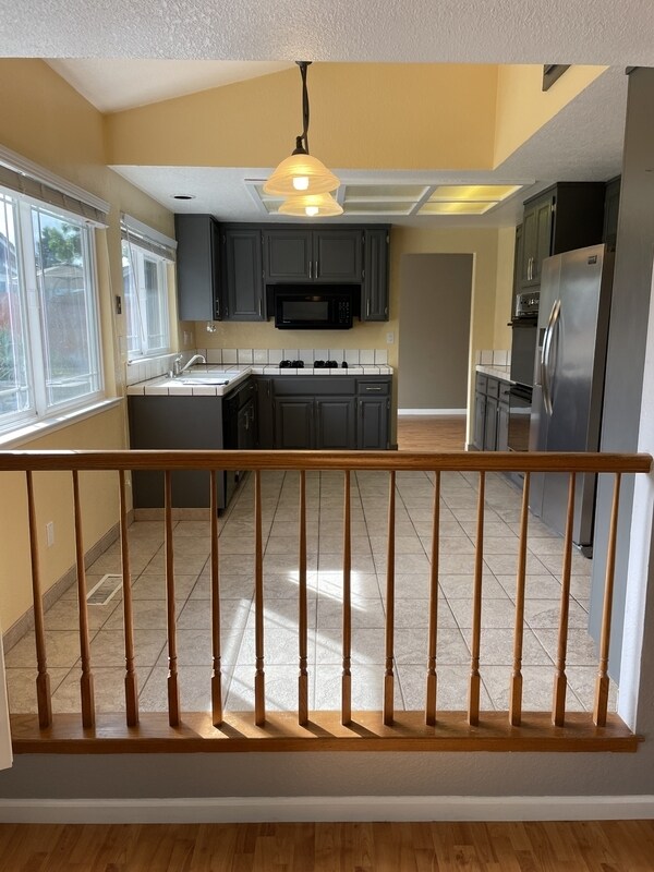 Building Photo - 7309 Roxanne Ln