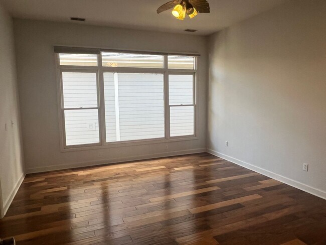 Building Photo - Spacious Updated Home in Windmill Harbour!