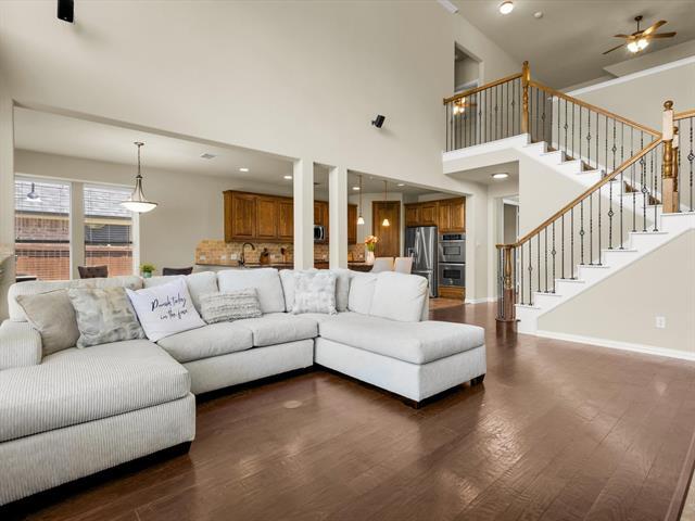 Building Photo - 214 Crestbrook Dr