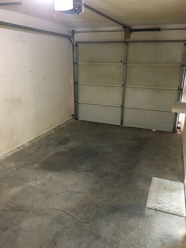 Building Photo - 134-136 Melody Ln NW