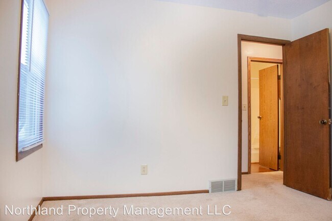 Building Photo - 2 br, 1 bath House - 4292 Manhattan East