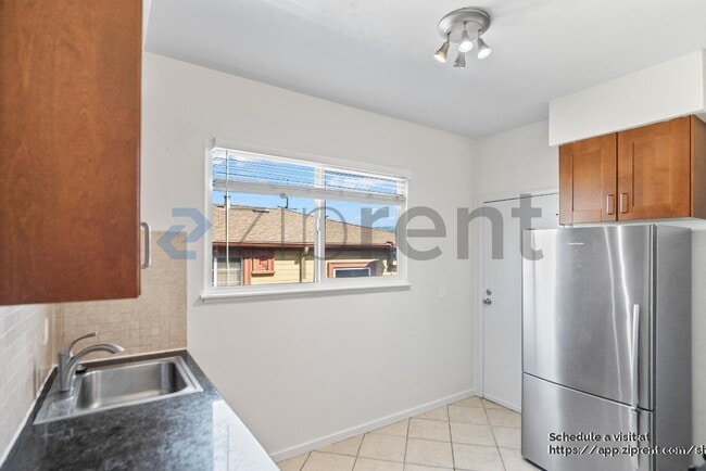 Building Photo - 908 40th St