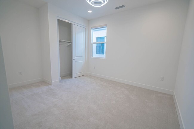 Building Photo - Luxury Smart Home with Green Belt Views in Tesoro Highlands!