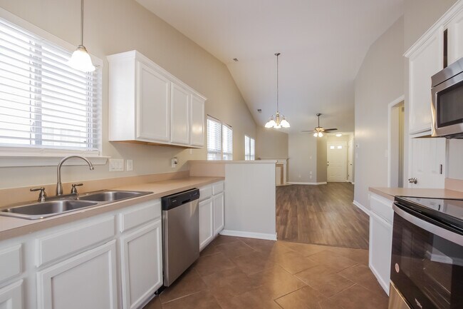 Building Photo - 1003 Washburn Ct