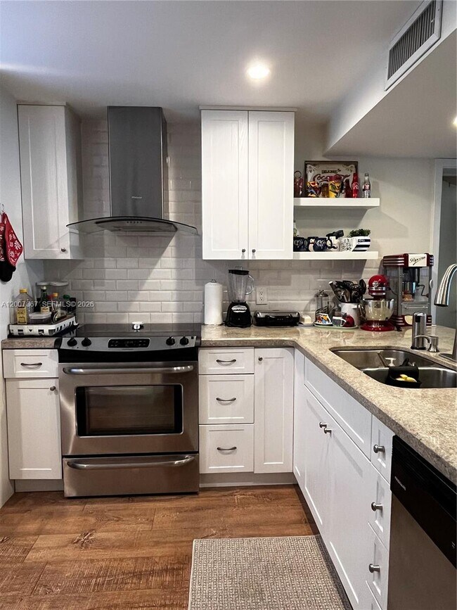 Building Photo - 1518 Whitehall Dr