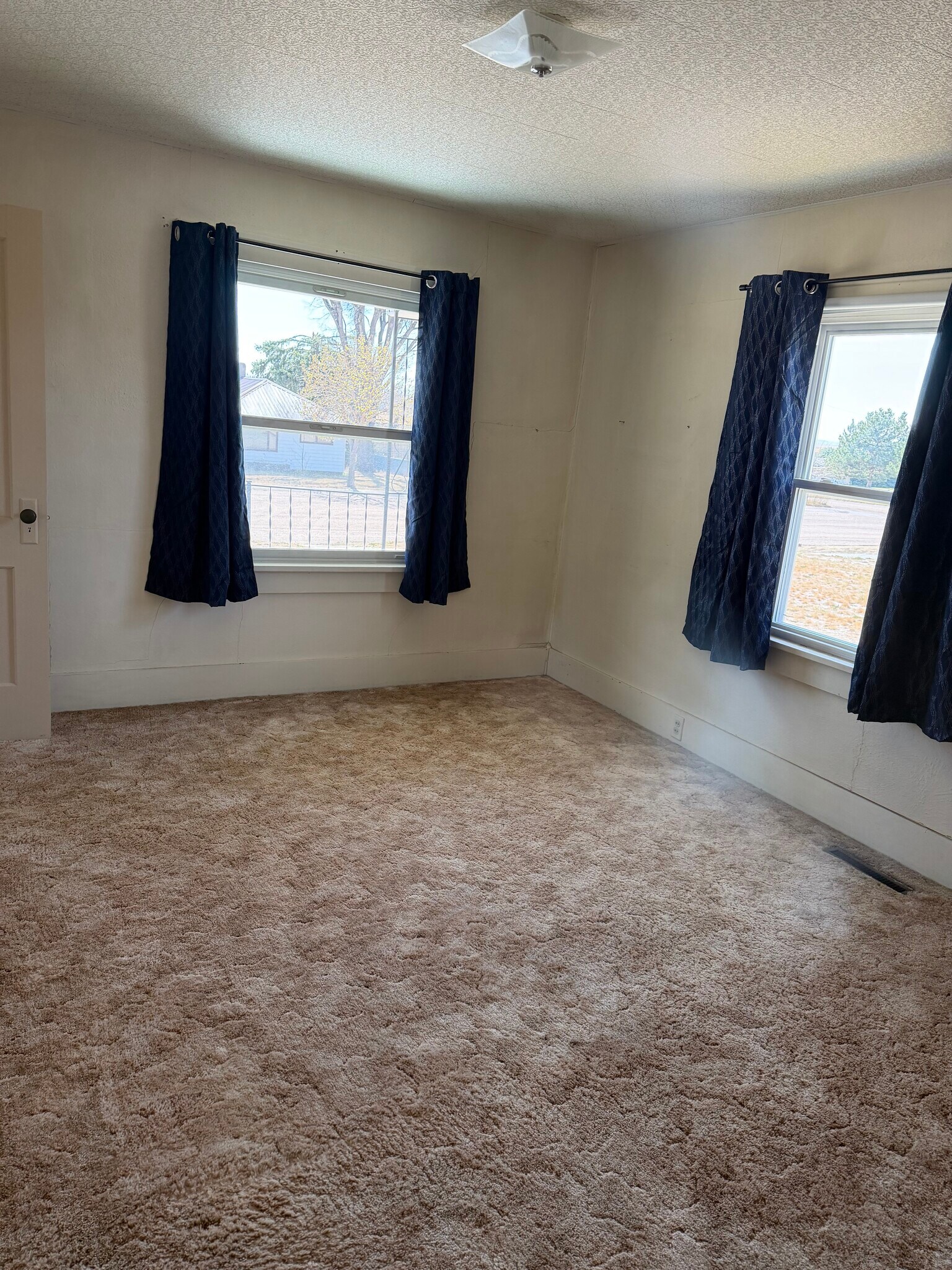 Building Photo - 320 Bates Blvd