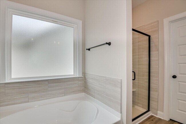 Building Photo - 136 Tanager Ln