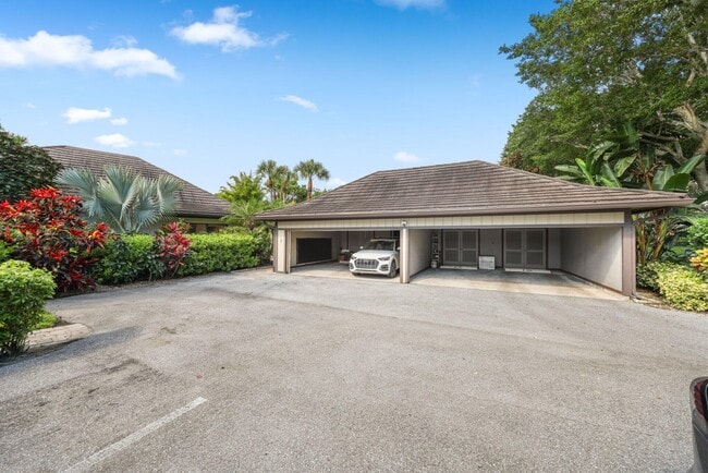 Building Photo - 2835 Polo Island Dr