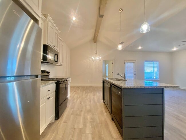 Building Photo - 1602 102nd St