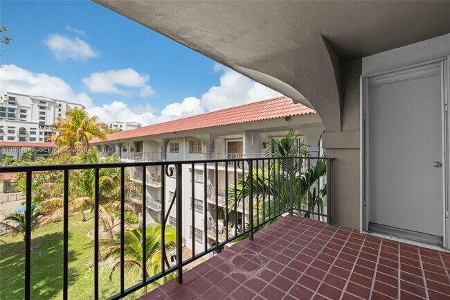 Building Photo - 8107 SW 72nd Ave