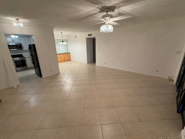 Building Photo - 297 Deer Creek Blvd