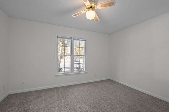 Building Photo - 67 Crystal Oaks Ct