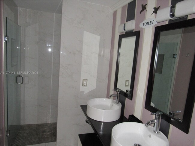 Building Photo - 233 Meadows Dr