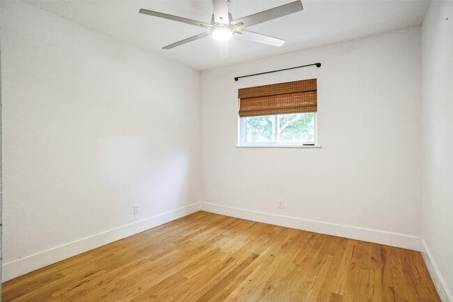 Building Photo - 7216 Langley Ct