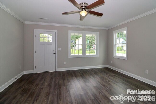 Building Photo - 3967 Newhall Dr NW