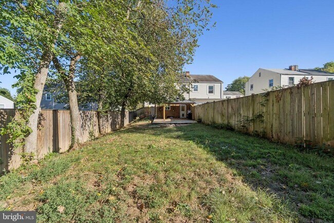 Building Photo - 5822 Fifer Dr