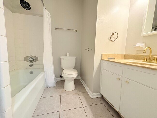 Building Photo - 1840 Devra Dr