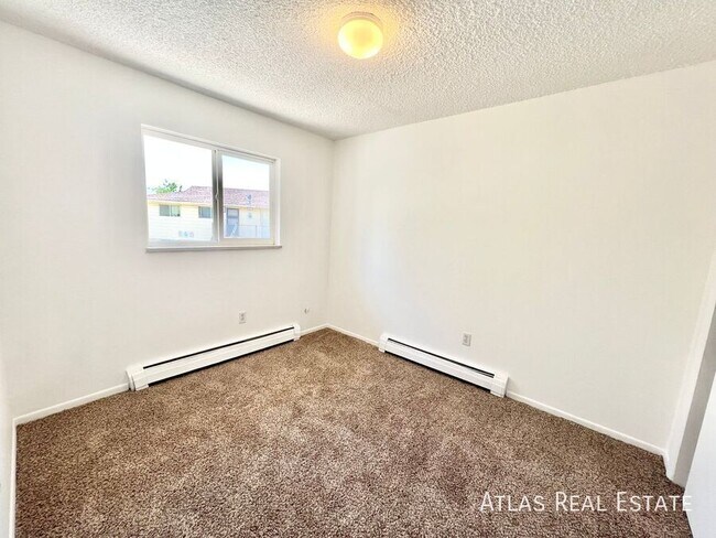 Building Photo - FREE 50" TV WITH MOVE IN!!!  BEAUTIFUL AND...