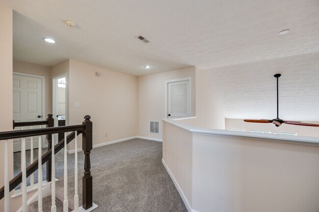 Building Photo - 2652 Harrison Ln