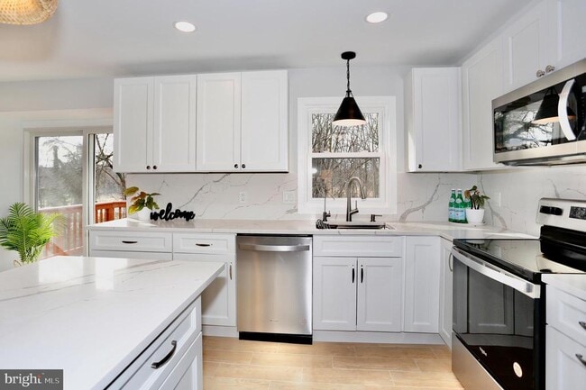 Building Photo - 1515 Templeton Pl