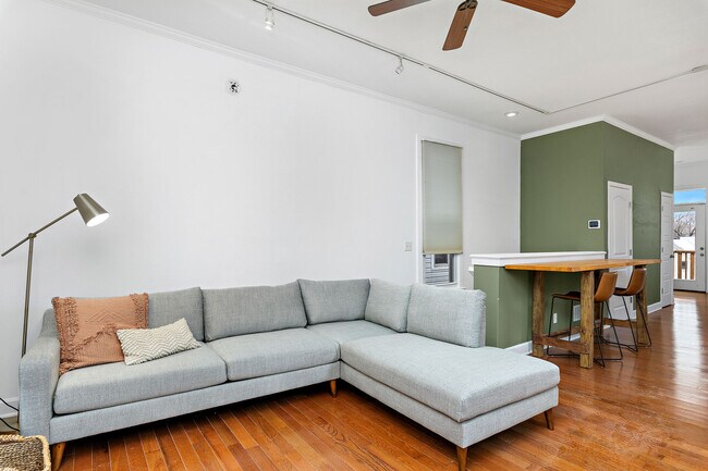 Building Photo - 526 Troost Ave