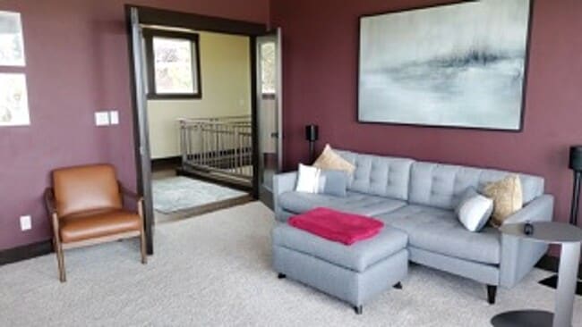 Building Photo - Gorgeous 4 Bedroom Home on Awbrey Butte!