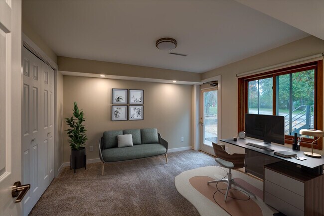 Building Photo - 211 Parkway Dr