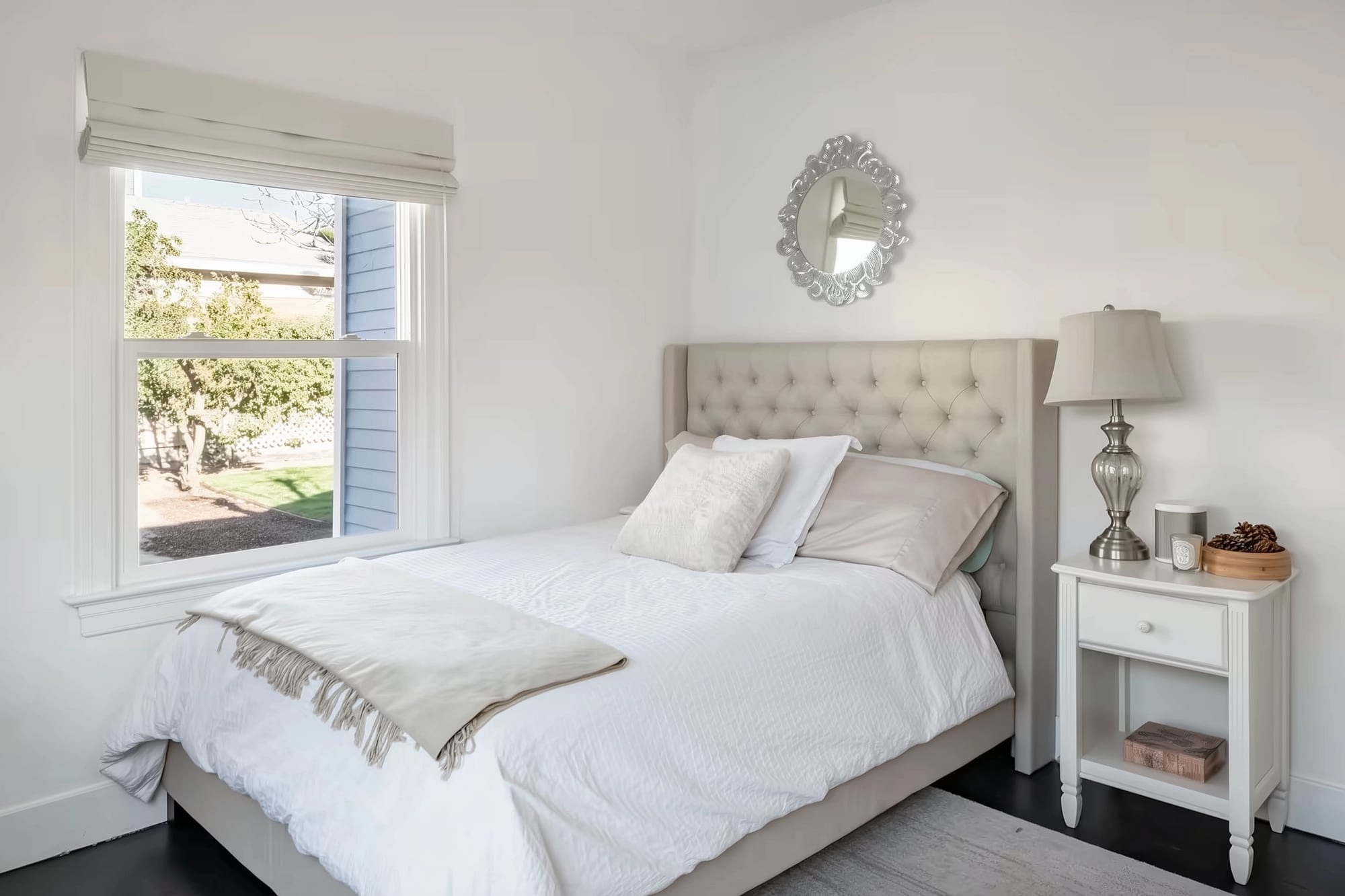 Bedroom 2 (has bathroom attached) - 829 Superba Ave