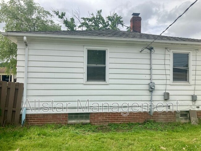 Building Photo - 3436 Dellwood Dr