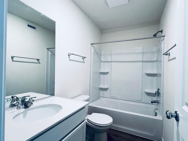 Building Photo - 5935 Hawkweed Dr