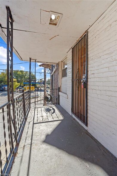 Building Photo - 15300 Waterloo Rd