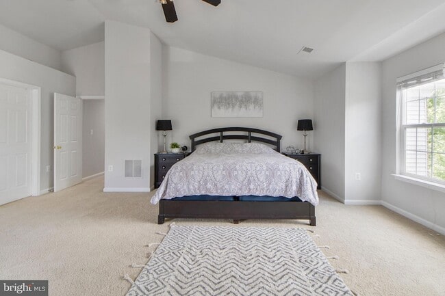 Building Photo - 115 Richard Dr SE