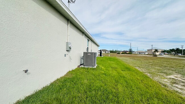 Building Photo - 1905 NW 23rd St